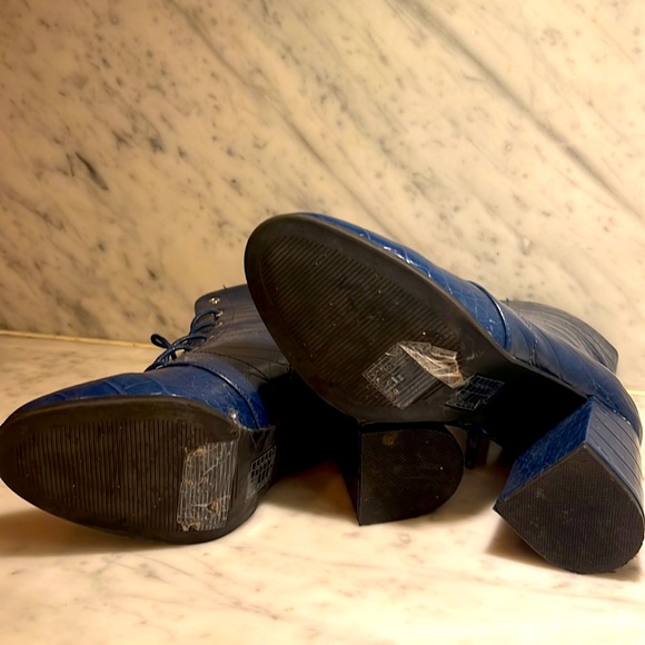 Navy Blue Booties in Size 7 - Picture 3 of 4